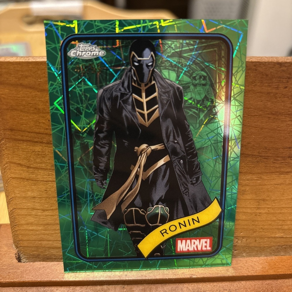 RONIN 2025 TOPPS‎ CHROME MARVEL GREEN LAZER REFRACTOR /99